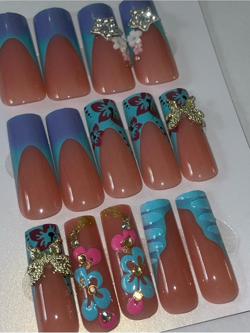 24 Press On Nails ~ Number 10 ~